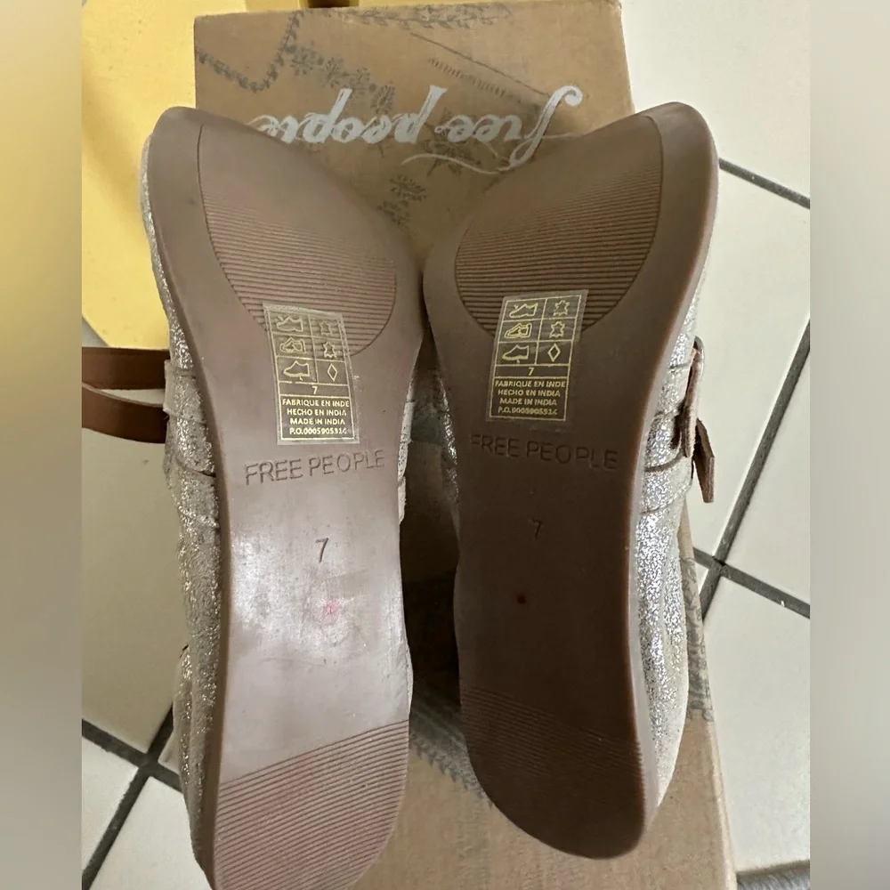 NWB Free People Champagne Gemini Flats- Size 7